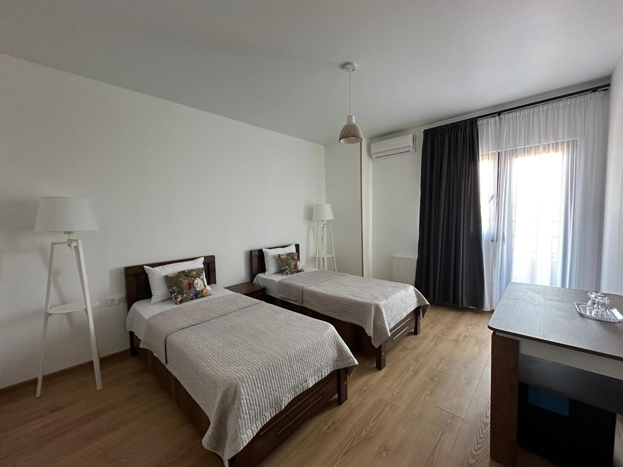 Hotel Home Tbilisi Esterno foto