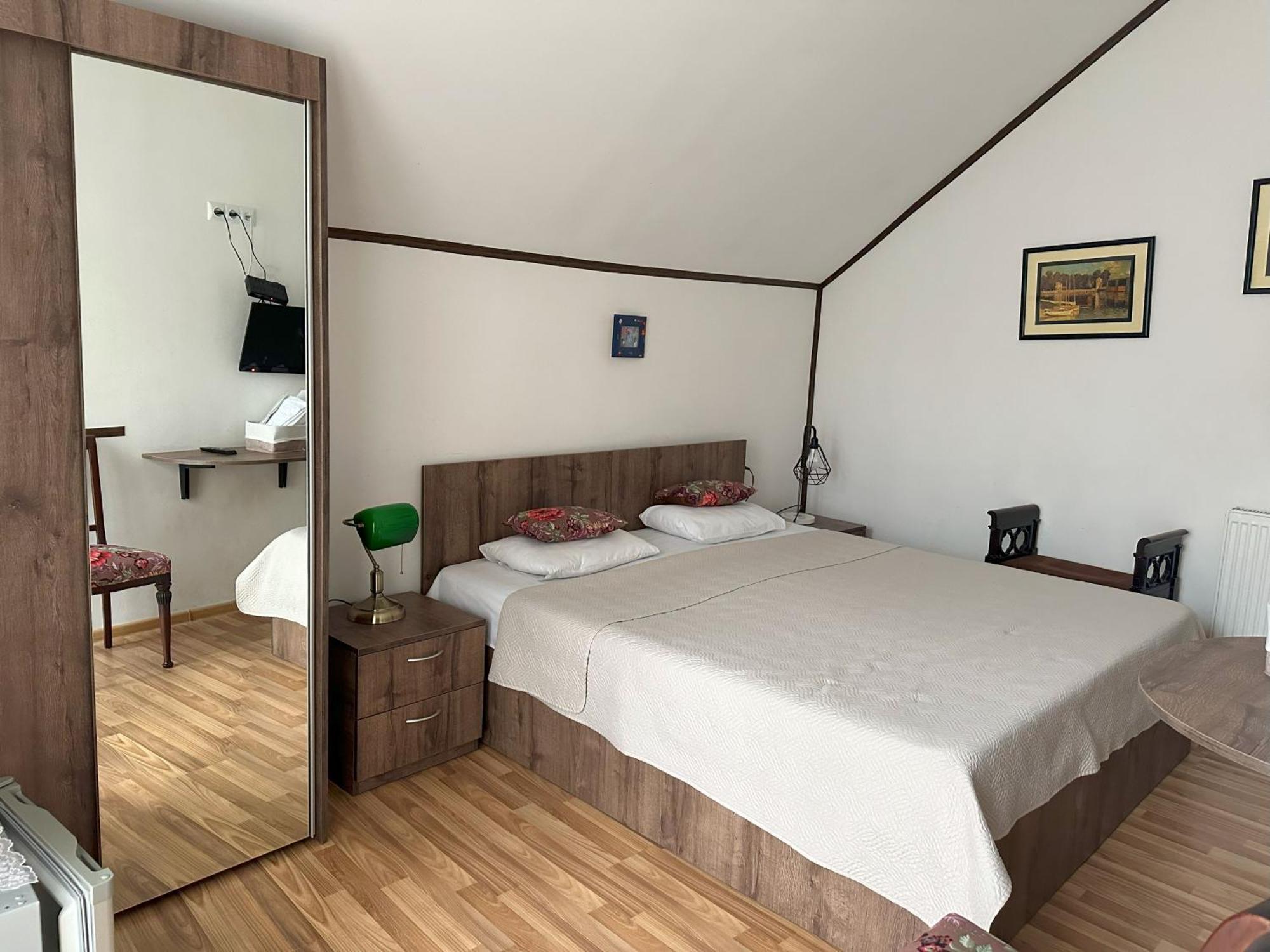 Hotel Home Tbilisi Esterno foto
