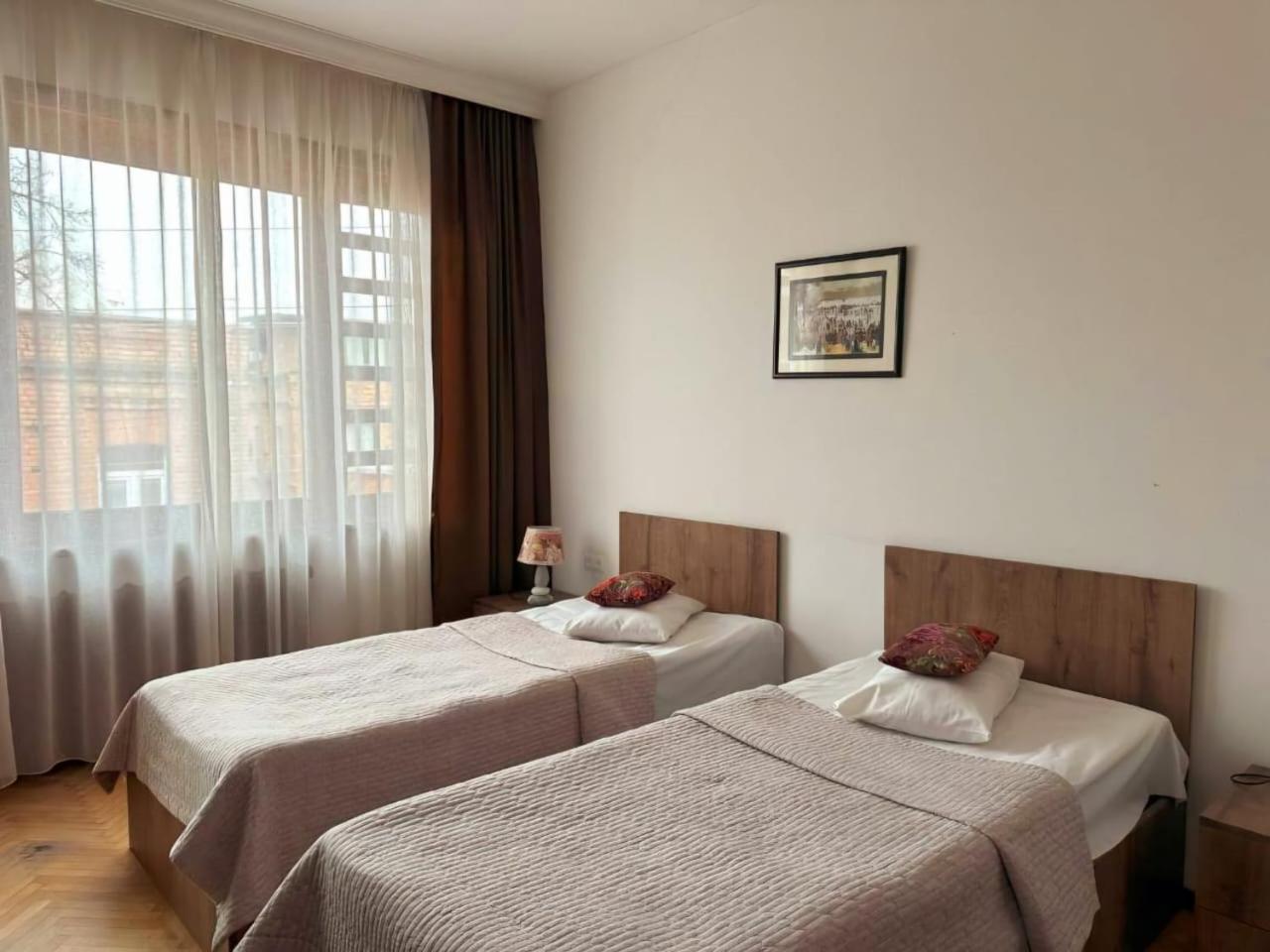 Hotel Home Tbilisi Esterno foto